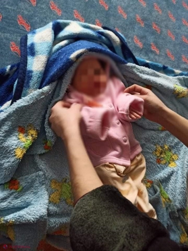 Femeia care și-a abandonat bebelușul în scara unui bloc din Chișinău NU a fost încă identificată: „Mănâncă bine, este un copil liniștit. Fetița era îngrijită când a fost la noi”