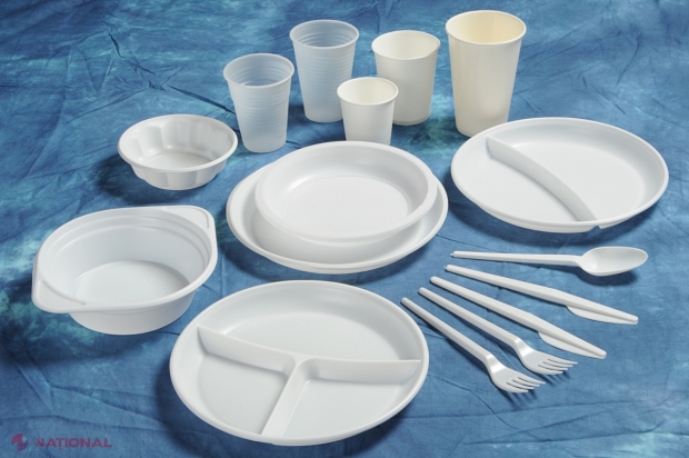 Pungile și vesela din PLASTIC ar putea să dispară din magazinele R. Moldova. Comercianții și persoanele fizice riscă AMENZI de mii de lei, dacă le vor utiliza sau comercializa