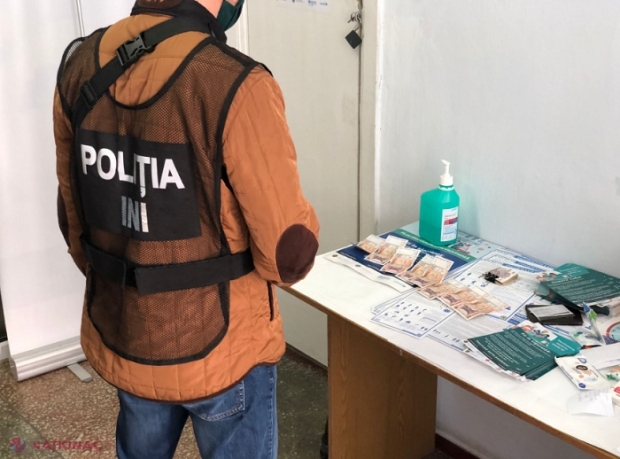 VIDEO // Certificate de vaccinare anti-COVID FALSE, eliberate de un medic de la Edineț: Prins în flagrant delict în timp ce primea bani de la persoane nevaccinate