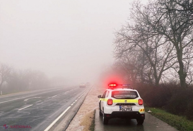 Polițiștii din Strășeni au pățit-o mai ceva ca în filme: I-au pus cătușile unui ins agresiv și l-au încuiat în mașina Poliției, dar acesta a reușit să ajungă la VOLAN și să FUGĂ cu tot cu automobil