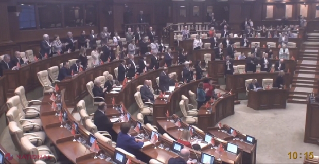 Ședința Parlamentului de la Chișinău a debutat cu felicitări la adresa românilor, de Ziua Națională a României: „Viitorul R. Moldova depinde și de calea pe care o alege România”. Deputatul cu cetățenie română care s-a arătat deranjat