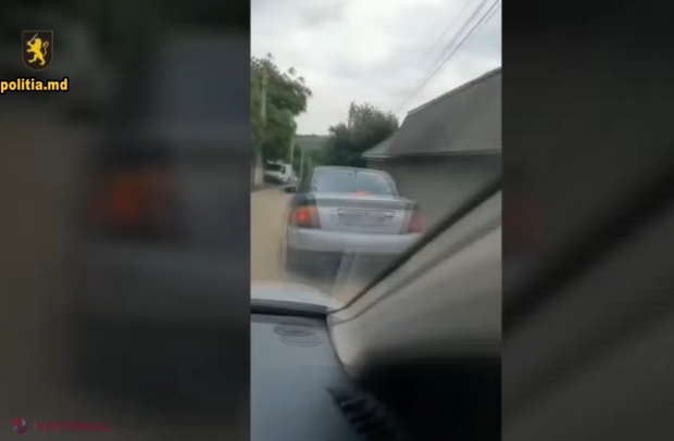 VIDEO // Urmărire ca în filme în localitatea Cigârleni din Ialoveni. Un șofer BEAT a încercat să scape de echipajul Poliției, iar urmărirea s-a soldat cu accidentarea mașinii oamenilor legii