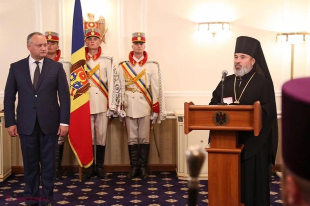 Preoți și un episcop, care în campania electorală prezidențială au lansat acuzații la adresa Maiei Sandu, au fost DECORAȚI de Igor Dodon