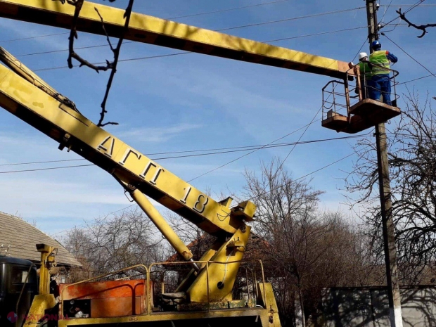 FOTO // Partidul „ȘOR” a dat START lucrărilor de construcție a unui nou sistem de iluminare stradală în satul Cairaclia