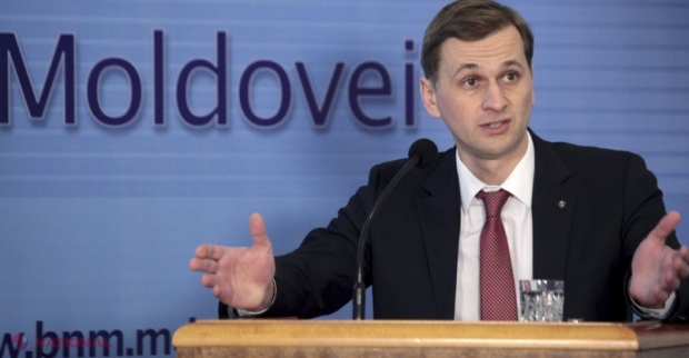 Fostul guvernator al BNM, Drăguţanu, lăsat să plece din izolator acasă: Este cercetat în dosarul fraudei bancare