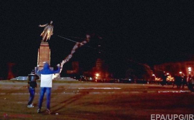 O nouă lege „curajoasă” a fost adoptată în Ucraina. Vizează simbolurile COMUNISTE