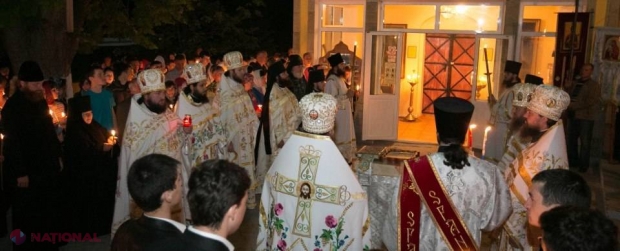 REPORTAJ FOTO // Noaptea Învierii la Mănăstirea 