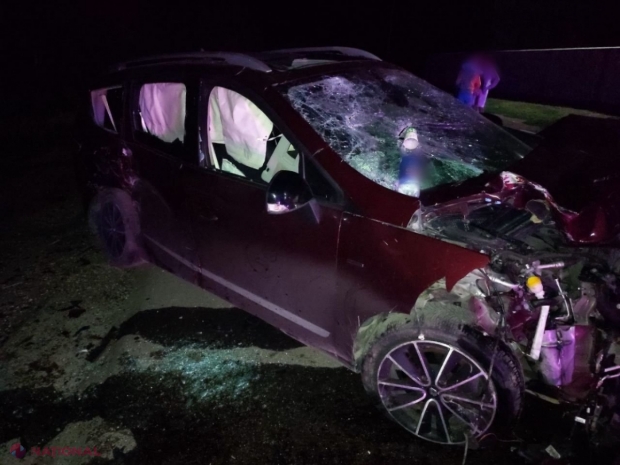 FOTO // Noapte albă la Drochia, după un ACCIDENT rutier cu implicarea a cinci automobile. Au avut de suferit și NOUĂ pietoni, care se aflau în preajma unui bar