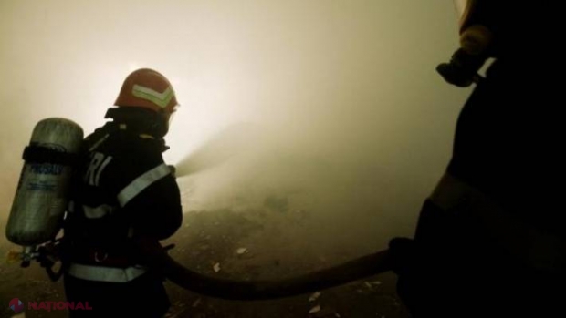 Comrat // Un bărbat și-a DAT FOC în fața Inspectoratului de poliție