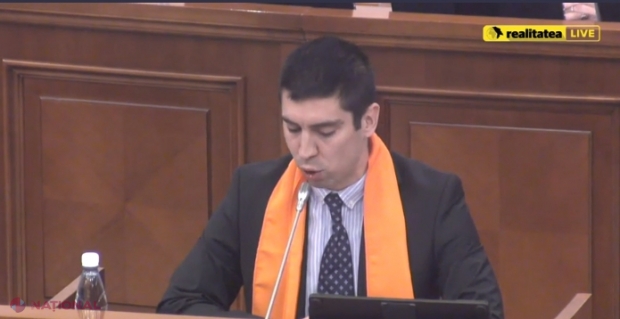 Prietenia dintre foștii parteneri de coaliție ACUM-PSRM devine istorie: Popșoi a citit cu microfonul închis moțiunea depusă împotriva ministrului Apărării, în Parlament