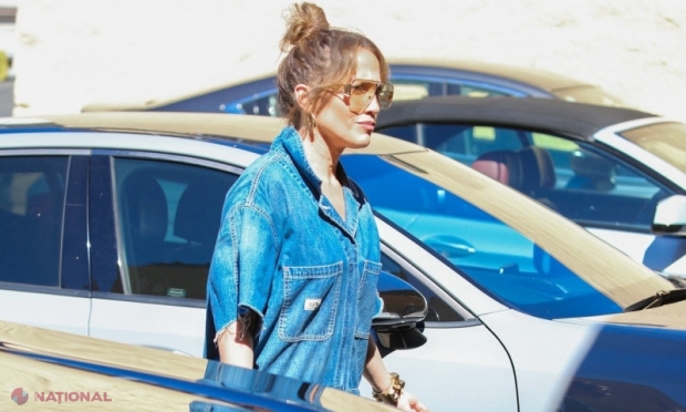 FOTO // Jennifer Lopez, ca scoasă din cutie la o petrecere cu soțul ei. Și-a etalat decolteul și silueta într-o rochie verde aprins