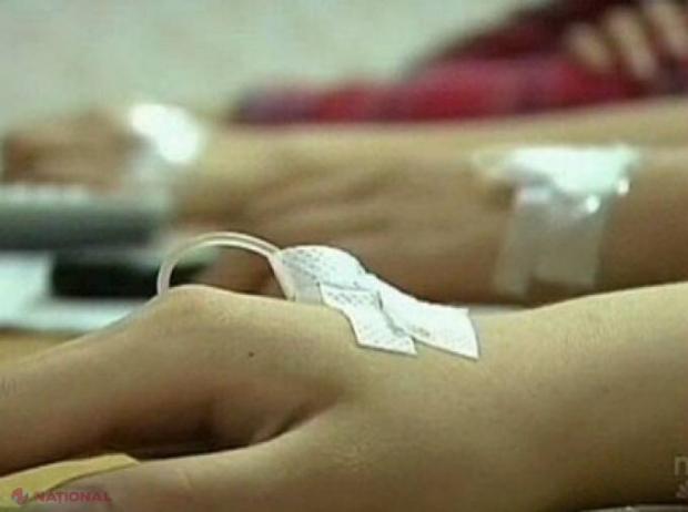 Imagini TULBURĂTOARE dintr-un liceu! Elevii sunt cuplați la perfuzii cu aminoacizi pentru a învăța într-o zi cât alții în două luni