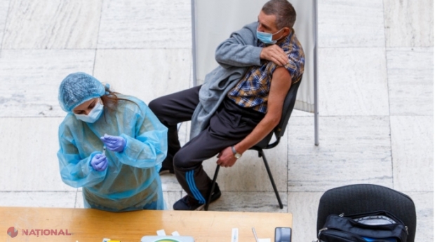 Ucraina va include medicii şi angajaţii municipali în categoriile pentru care vaccinarea anti-COVID este obligatorie