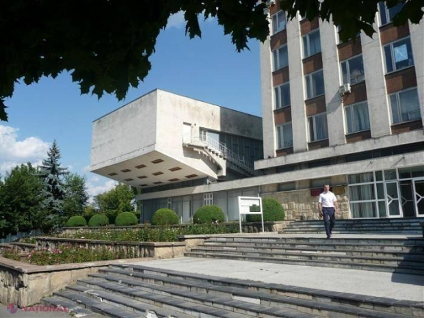 Vicepretorul de la Buiucani a fost REȚINUT de CNA. Reacția Primăriei Chișinău