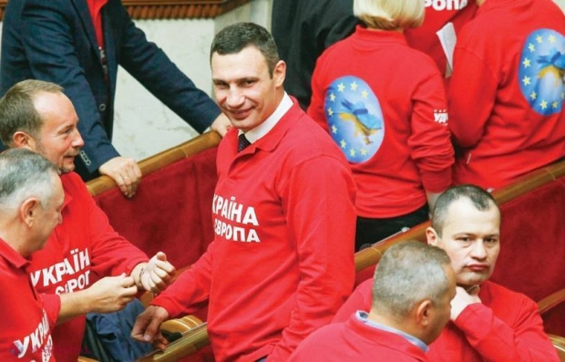 Vitali Klitschko renunță la mânuși și vrea să-l facă KO pe Ianukovici: „Poporul meu are nevoie de mine!
