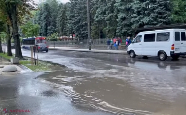 VIDEO // NO COMMENT: POTOP în centrul Chișinăului