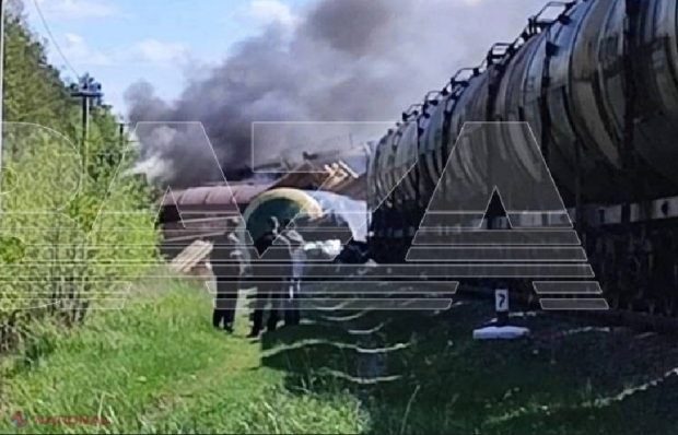 VIDEO // O linie de cale ferată din Rusia a fost aruncată în aer. Deflagrația a provocat deraierea unui tren care transporta combustibil granița cu Ucraina