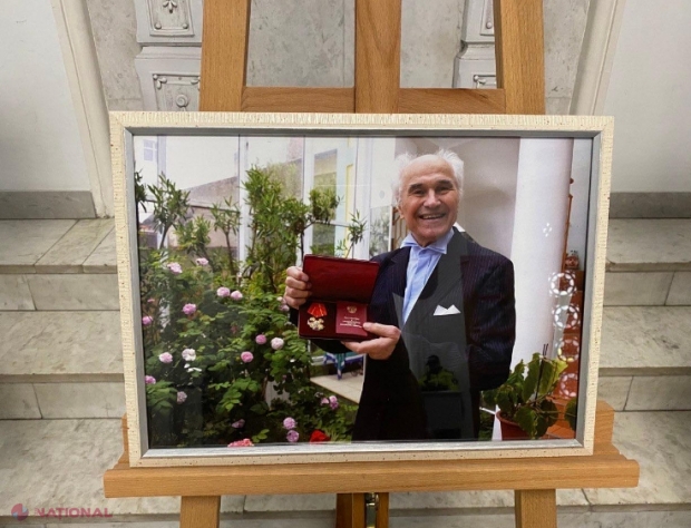 FOTO de COLECȚIE: Maestrul Eugen Doga în tinerețe, pe SCOOTER. „Trăiam în subsol, ca toți moldovenii, așa nouă ni-e sortit să stăm...”
