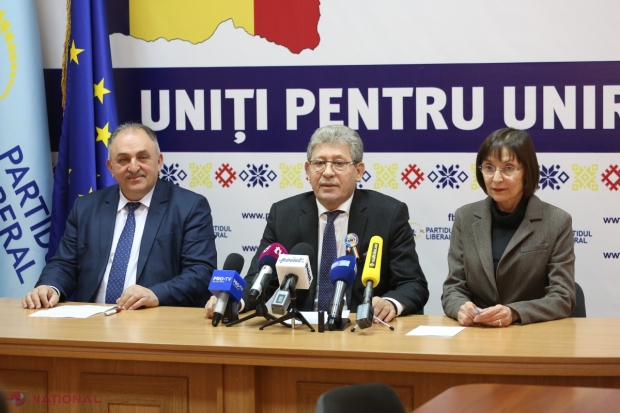 Ghimpu REFUZĂ să meargă la ședința festivă a Parlamentului României, dedicată împlinirii a 100 de ani de la UNIREA Basarabiei cu România. Ce deputați vor merge la București