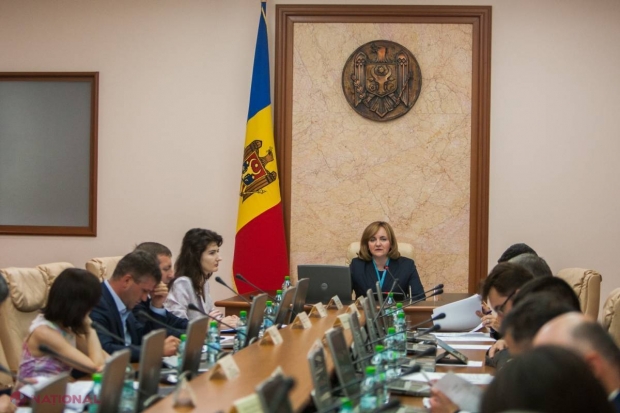 Miniștrii interimari, CONVOCAȚI la Guvern. Au decis să ANGAJEZE consilieri EUROPENI pentru implementarea reformelor