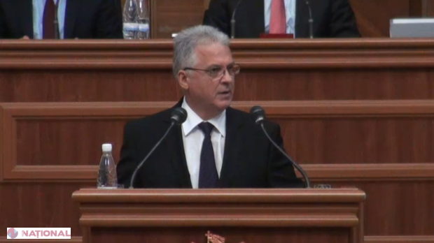 FOTO // Directorul Serviciului de Informaţii şi Securitate, aşa cum NU a mai fost văzut vreodată! Soţia i-a făcut-o
