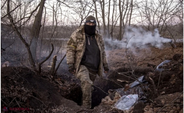 VIDEO // Imagini dramatice cu un soldat ucrainean care ține piept la 10 ruși. „Cineva ar trebui să vină din stânga și să-l termine“