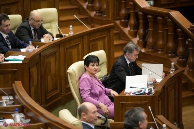 Saharneanu îi răspunde în VERSURI Anei Guţu la propunerea ca PLR să se retragă din cursa electorală