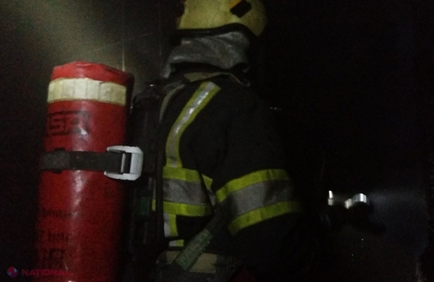 INCENDIU // Un bărbat de la Ciocana, scos viu din flăcări