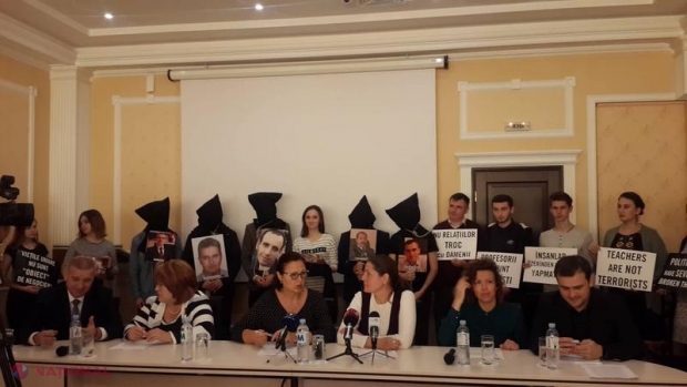 VIDEO // Mai multe ONG-uri au cerut eliberarea celor șapte profesori turci expulzați: „Noi vrem asigurări că astfel de lucruri nu vor mai avea loc”