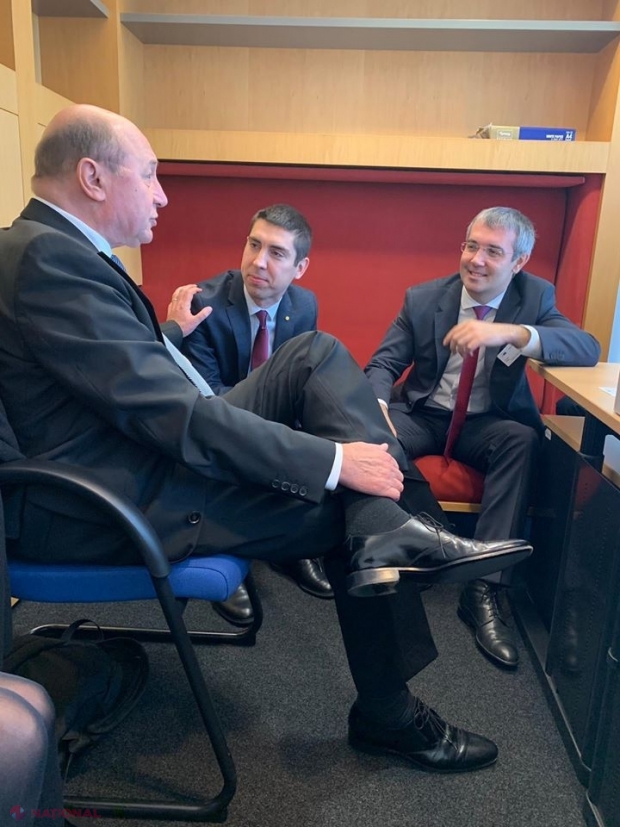 FOTO // Un deputat de la PAS și unul de la PD au fost chemați de Traian Băsescu în biroul său din Parlamentul European