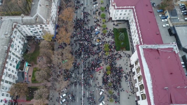 Protestul organizat de Partidul „ȘOR” în centrul capitalei se va lăsa cu AMENZI. Poliția a numărat 3 000 de participanți, deși organizatorii vorbesc de 50 000 de protestatari