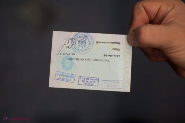 DOC // Sesizare la Curtea Constituțională: Interdicția de a vota peste hotare în baza buletinului de identitate și a pașaportului expirat ar încălca prevederile Constituției