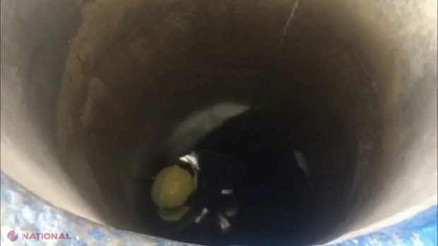 Botanica: Un bărbat căzut într-o fântână de canalizare