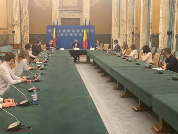 Problemele STUDENȚILOR basarabeni care studiază în România, pe agenda Palatului Victoria: Adrian Dupu:„Studenții din R. Moldova reprezintă unul din exemplele concrete ale sprijinului consistent oferit de România pentru cetățenii din stânga Prutului”