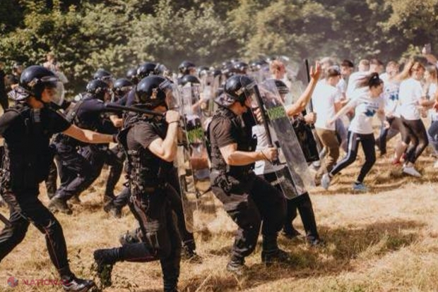 FOTO // Jandarmii din România și carabinierii din R. Moldova au exersat SCENARIUL în care are loc FORȚAREA graniței de către potențiali migranți