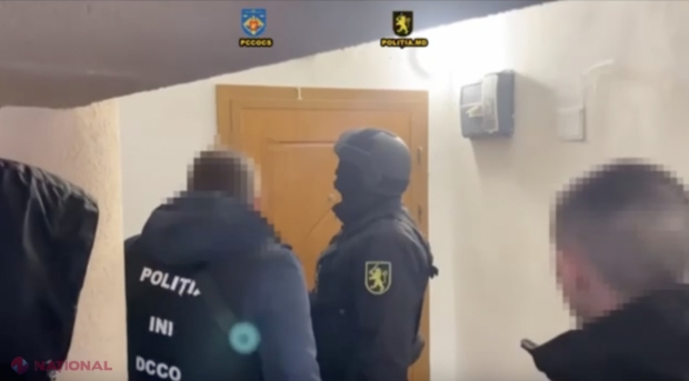 VIDEO // Au jucat POKER pentru a câștiga bani, dar s-au ales cu datorii inventate de 15 000 de euro, respectiv 4 000 de euro. Organizatorii jocurilor ilegale, care amenințau victimele cu răfuiala fizică, au fost reținuți de mascații de la „Fulger”