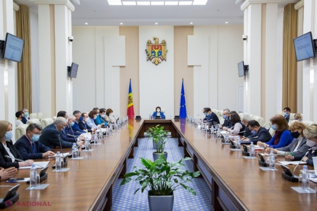 Mai multe restricții anti-COVID, ANULATE: Studenții revin în aule, iar teatrele și cinematografele vor activa cu sălile pline. Și perioada de autoizolare va fi mai mică
