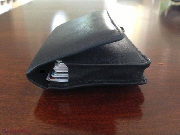 Chișinău: Un bărbat atacat chiar în timp ce mergea pe stradă. Hoții i-au furat 6 000 de lei