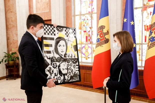 VIDEO // „IMPRESIONANT!”. Maia Sandu a primit un cadou INEDIT la Președinție: Ce semnifică cifra „24” de pe portretul său