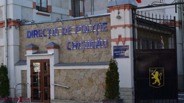 VIDEO // Cu masca pe față, la FURAT prin magazinele din Chișinău: A luat bani direct din aparatele de casă a nouă farmacii și magazine alimentare