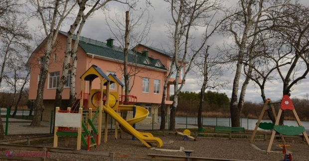 FOTO // Două etaje cu MANSARDĂ într-un parc din Chișinău