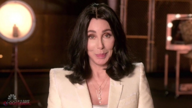 Cher are 76 de ani, dar arată la fel de bine ca în tinerețe. Înaltă, suplă și statuară, artista e impecabilă în colanți mulați