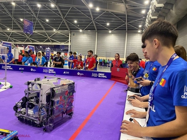 FOTO // FIRST Global, Singapore: AUR și ARGINT pentru Echipa de Robotică a R. Moldova, la cea mai mare competiție de robotică din lume!
