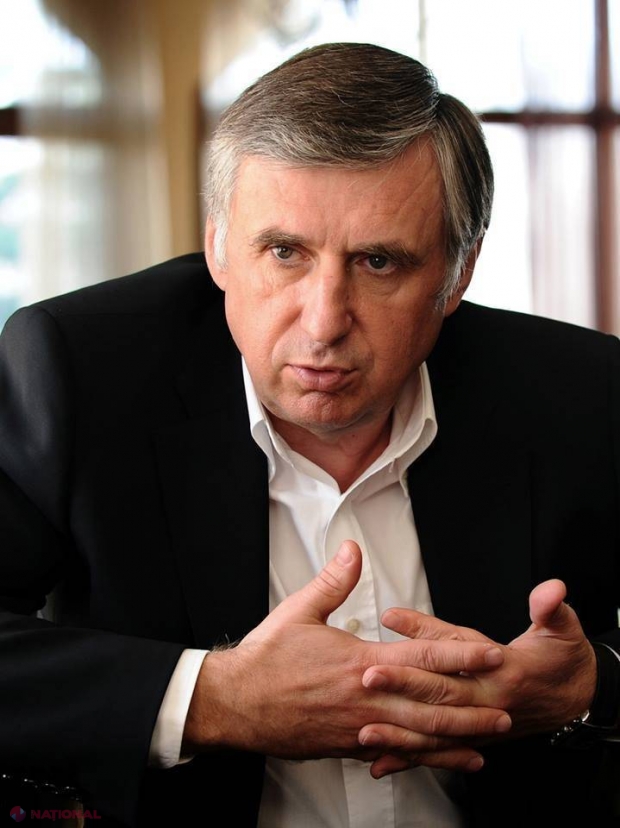 FOTO Ex-premierul Ion Sturza, ÎNARMAT și călare pe cal! „Pare scund, dar e foarte rezistent”