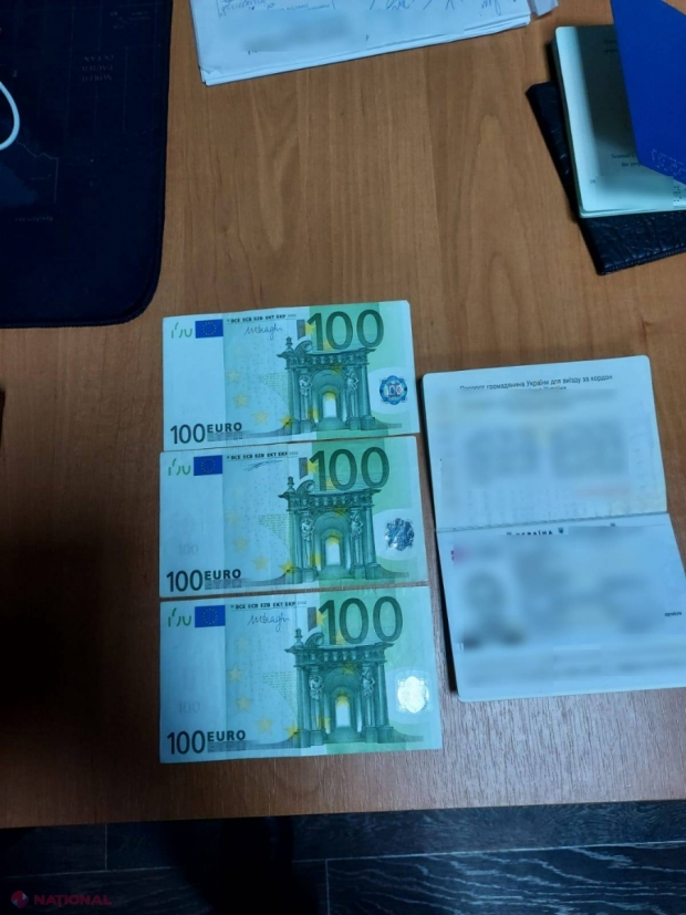 Încă un ucrainean a încercat să corupă polițiștii de frontieră, la ieșirea din R. Moldova: A intrat ilegal în republica noastră și a vrut să-și „cumpere libertatea” cu 300 de euro