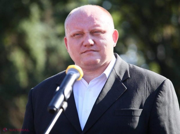 Socialiștii CONTRAATACĂ: „Dar poate numirea în calitate de secretari de stat, adjuncți, interimari şi alți şefuşori pe NĂNĂŞI, CUMĂTRI, CONCUBINE, FOSTE SOȚII nu a ştirbit deloc din imaginea acestor instituții?”