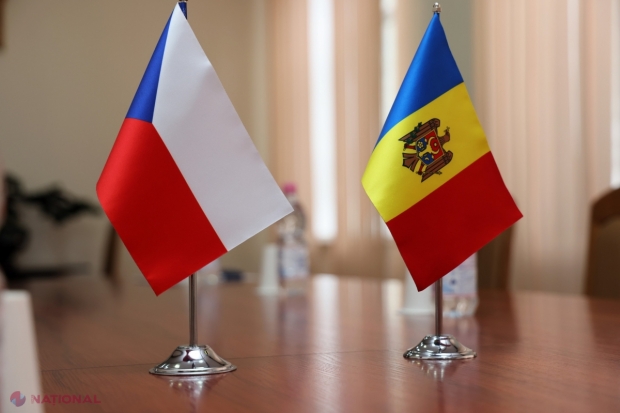 Cehia a donat R. Moldova șase câini de serviciu, dresați să nu scape „nicio muscă” la vamă: Echipamente moderne și instruiri pentru angajați