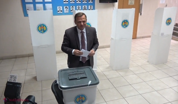 VIDEO //  Candidatul Năstase, însoțit de familie și membrii de partid la secția de vot: „Avem nevoie de un vot MASIV astăzi, ca să facem schimbarea”