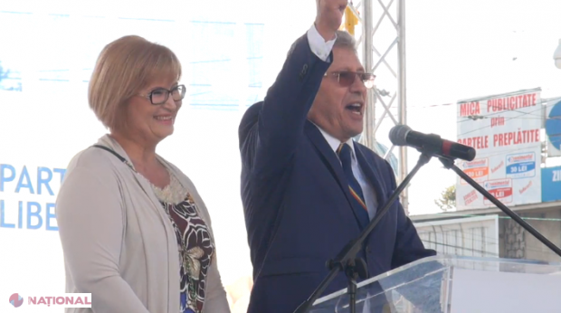 VIDEO // Mihai Ghimpu se lansează de la Iași în campania prezidențială din R. Moldova. Liberalii s-au îmbrăcat în haine naționale