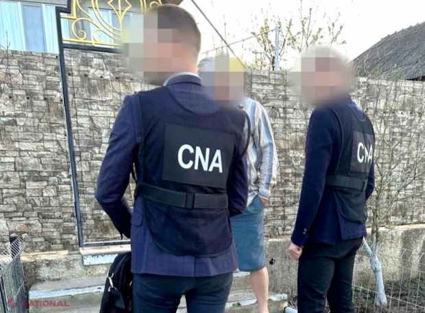 FOTO // Permis de conducere contra sumei de 1 000 de euro. Un bărbat din Cantemir a fost reținut într-un dosar de trafic de influență 
